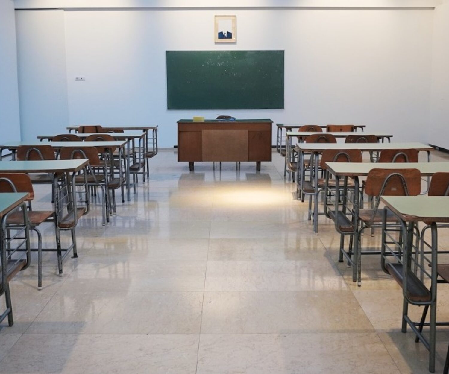How School Dropouts can Increase Youth Employment: The Example of Malta