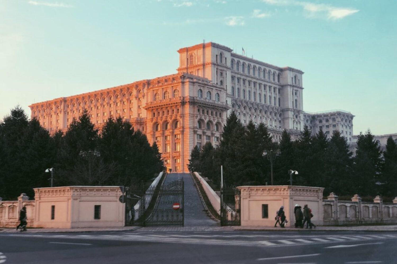 Highlighting the Invisible: The Plight of Undocumented Citizens in Romania